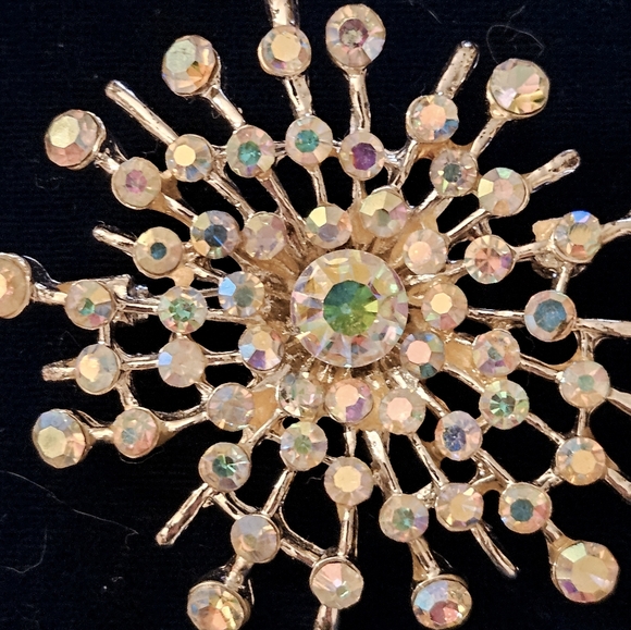 The Unbranded Brand Jewelry - VTG Aurora Forealis Rhinestone Starburst Brooch/Chain Slider Pendant  Oval